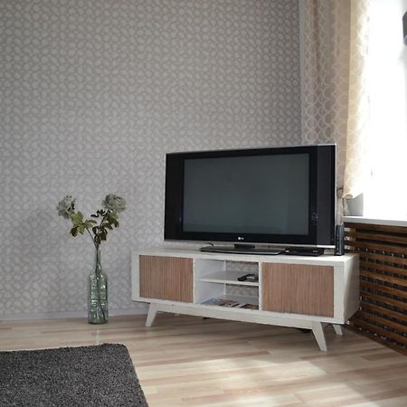 Vee 4 City Center Apartment パルヌ エクステリア 写真