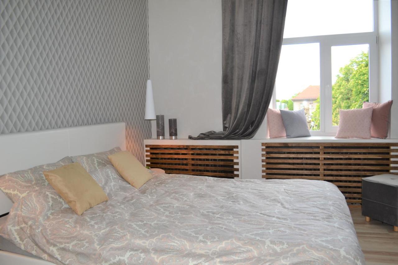 Vee 4 City Center Apartment パルヌ エクステリア 写真