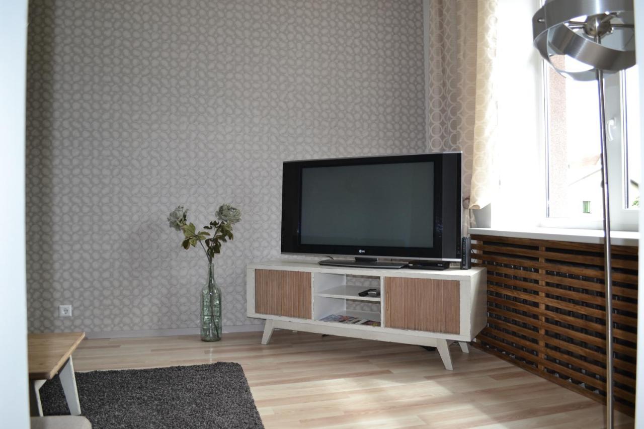 Vee 4 City Center Apartment パルヌ エクステリア 写真