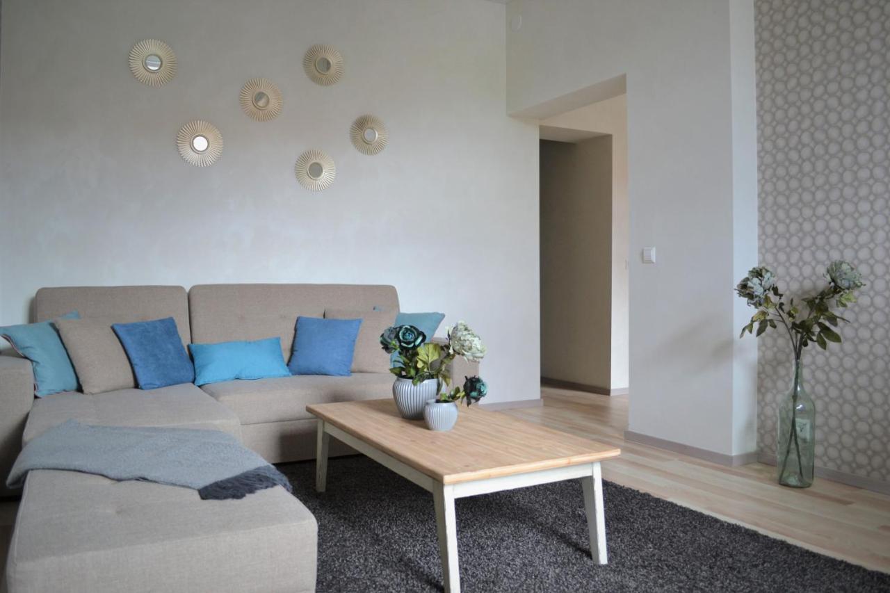Vee 4 City Center Apartment パルヌ エクステリア 写真